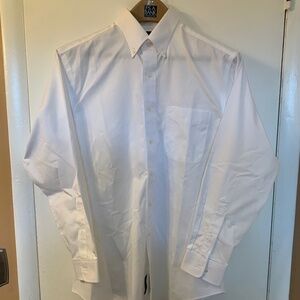 Jos. A. Bank Traveler's Collection Men's White Dress Shirt. 16-33.